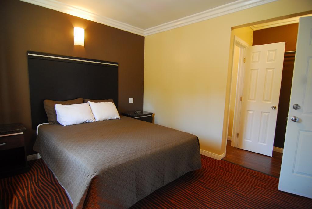 - Near Universal Hollywood Los Angeles